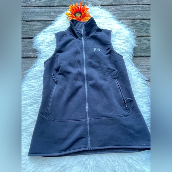 Arc'teryx Jackets & Blazers - Arc'teryx Black Fleece-Lined Vest